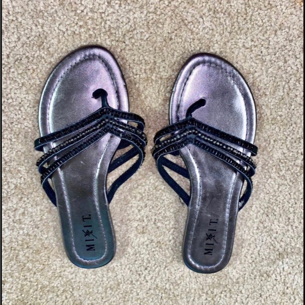 MIXIT Women’s size 7 black Beaded sandals flip flops shoes summer flats coastal